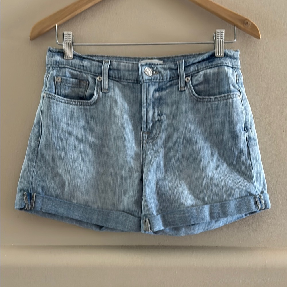 7 For All Mankind Mid Roll Short. Size 26. Light Wash. Excellent Condition.